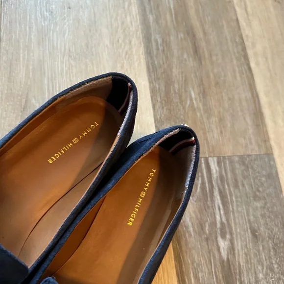 Like New! Tommy Hilfiger suede loafer - Picture 9 of 11